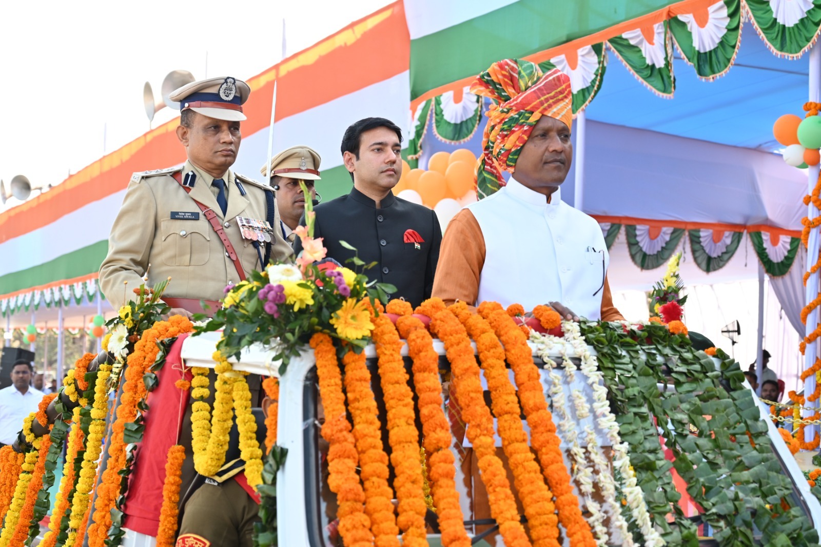 जांजगीर जिले में हर्षाेल्लास के साथ मनाया गया गणतंत्र दिवस, मुख्य अतिथि सांसद राधेश्याम राठिया ने ध्वजारोहण कर परेड की ली सलामी जांजगीर जिले में हर्षाेल्लास के साथ मनाया गया गणतंत्र दिवस, मुख्य अतिथि सांसद राधेश्याम राठिया ने ध्वजारोहण कर परेड की ली सलामी