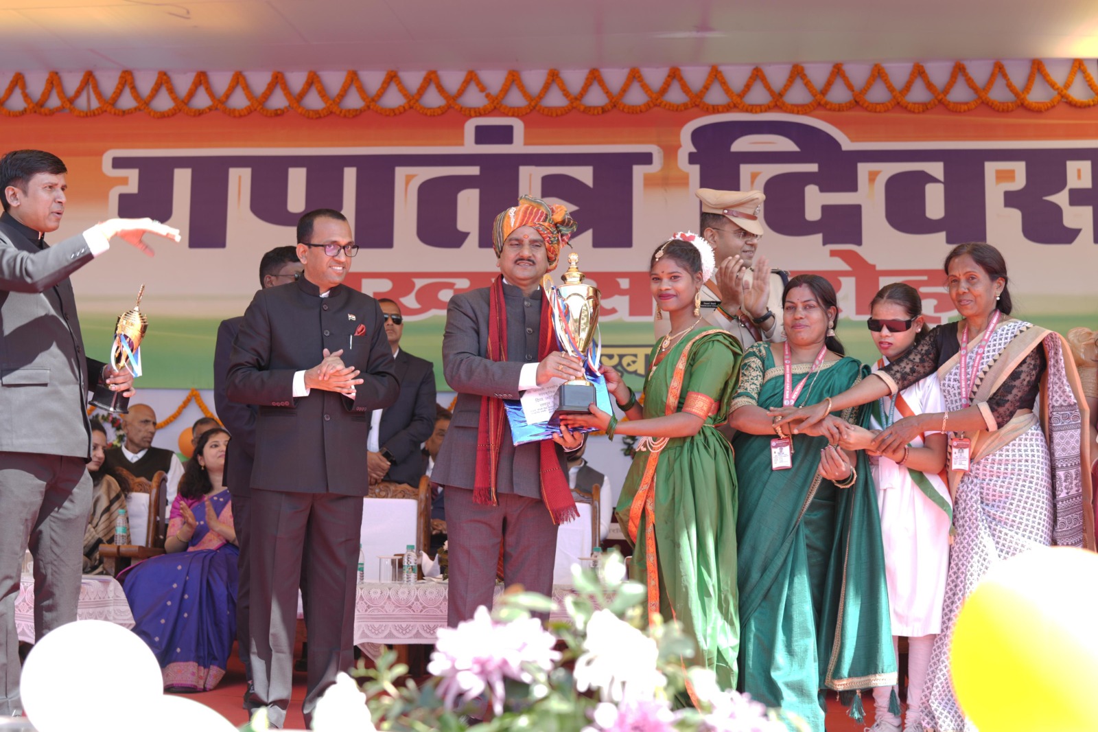 कोरबा : हर्षोल्लास के साथ मनाया गया 76वां गणतंत्र दिवस, केंद्रीय राज्य मंत्री तोखन साहू ने किया ध्वजारोहण कोरबा : हर्षोल्लास के साथ मनाया गया 76वां गणतंत्र दिवस, केंद्रीय राज्य मंत्री तोखन साहू ने किया ध्वजारोहण
