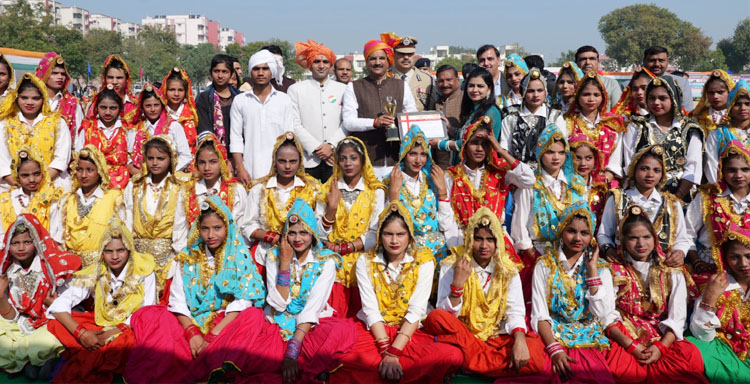 26 Snp- सोनीपत: हरियाणा के सामाजिक न्याय एवं अधिकारिता मंत्री कृष्ण कुमार बेदी ने पुलिस लाइन में आयोजित जिला स्तरीय गणतंत्र दिवस समारोह में 26 Snp- सोनीपत: हरियाणा के सामाजिक न्याय एवं अधिकारिता मंत्री कृष्ण कुमार बेदी ने पुलिस लाइन में आयोजित जिला स्तरीय गणतंत्र दिवस समारोह में