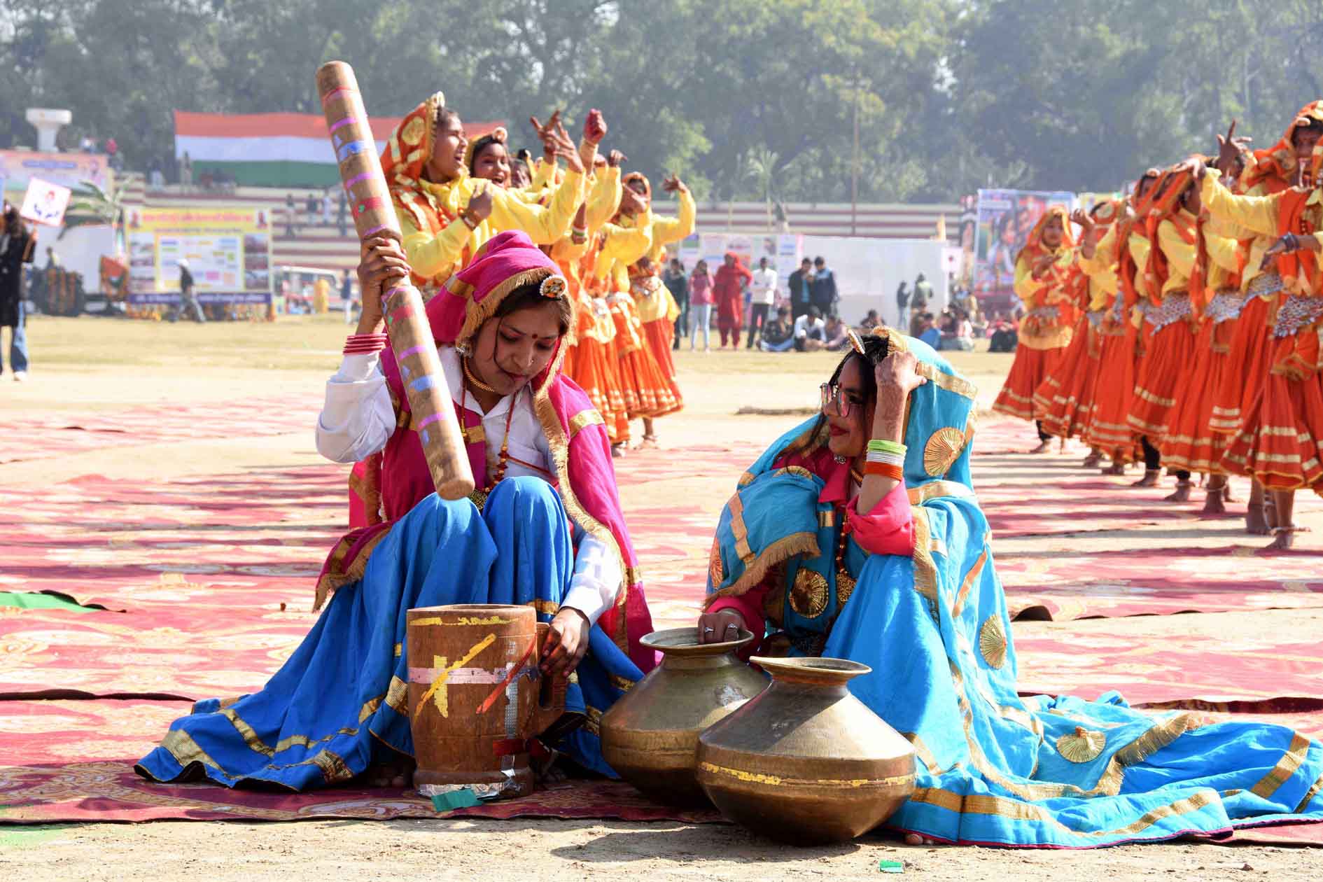 सांस्कृतिक कार्यक्रम प्रस्तुत करती छात्राएं। सांस्कृतिक कार्यक्रम प्रस्तुत करती छात्राएं।