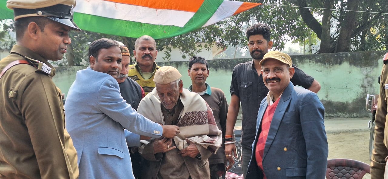 स्वतंत्रता सेनानी भृगुनाथ शर्मा को अनुमंडल प्रशासन ने किया सम्मानित स्वतंत्रता सेनानी भृगुनाथ शर्मा को अनुमंडल प्रशासन ने किया सम्मानित