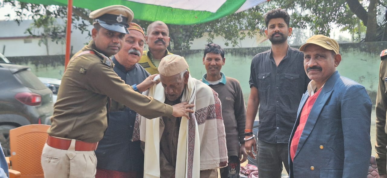 स्वतंत्रता सेनानी भृगुनाथ शर्मा को अनुमंडल प्रशासन ने किया सम्मानित स्वतंत्रता सेनानी भृगुनाथ शर्मा को अनुमंडल प्रशासन ने किया सम्मानित