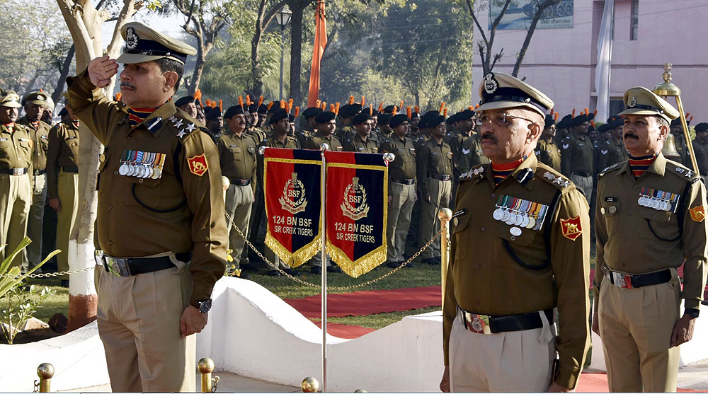 देश नई ऊंचाईयों को छू रहा, तरक्की में अपना योगदान दे : डीआईजी अजय लूथरा देश नई ऊंचाईयों को छू रहा, तरक्की में अपना योगदान दे : डीआईजी अजय लूथरा