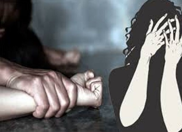राजगढ़ः घर में घुसकर महिला के साथ दुष्कर्म, आरोपित फरार राजगढ़ः घर में घुसकर महिला के साथ दुष्कर्म, आरोपित फरार