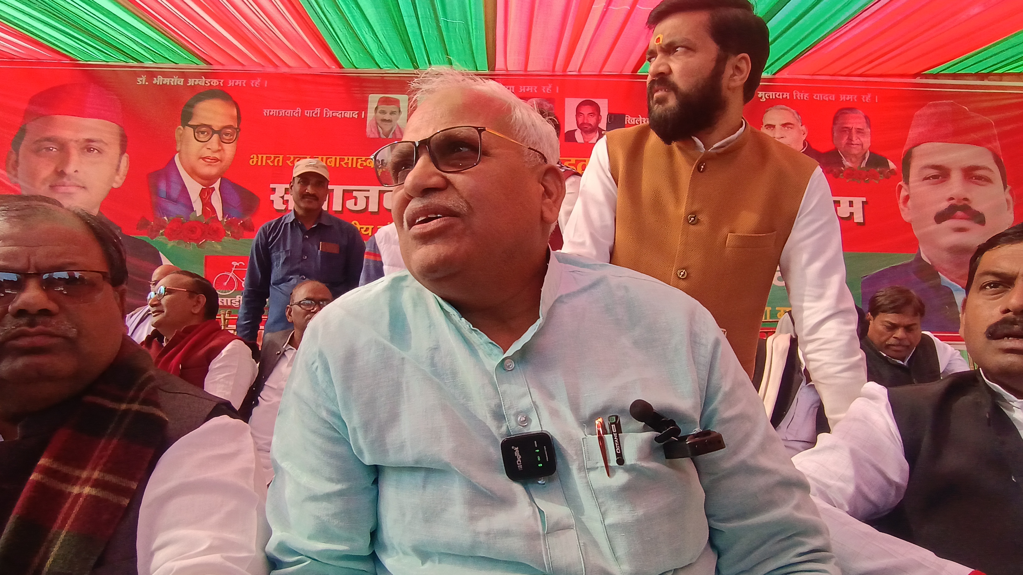संविधान को बचाने के लिए जो भी रास्ता अपनाना पड़ेगा सपा पार्टी वो रास्ता अपना आएगी :बाबु सिंह कुशवाहा संविधान को बचाने के लिए जो भी रास्ता अपनाना पड़ेगा सपा पार्टी वो रास्ता अपना आएगी :बाबु सिंह कुशवाहा