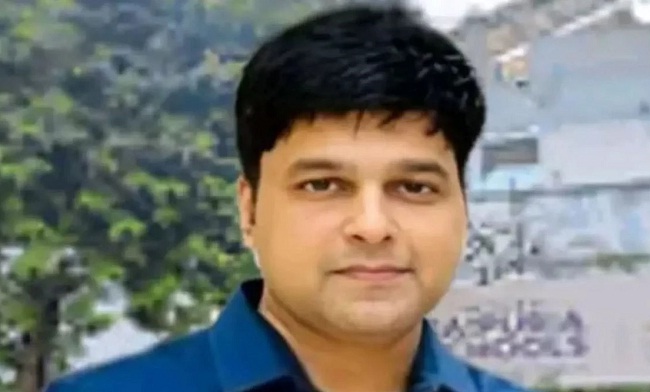 मप्रः परिवहन विभाग का पूर्व आरक्षक सौरभ शर्मा ने सरेंडर के लिए कोर्ट में दिया आवेदन, मांगी सुरक्षा मप्रः परिवहन विभाग का पूर्व आरक्षक सौरभ शर्मा ने सरेंडर के लिए कोर्ट में दिया आवेदन, मांगी सुरक्षा