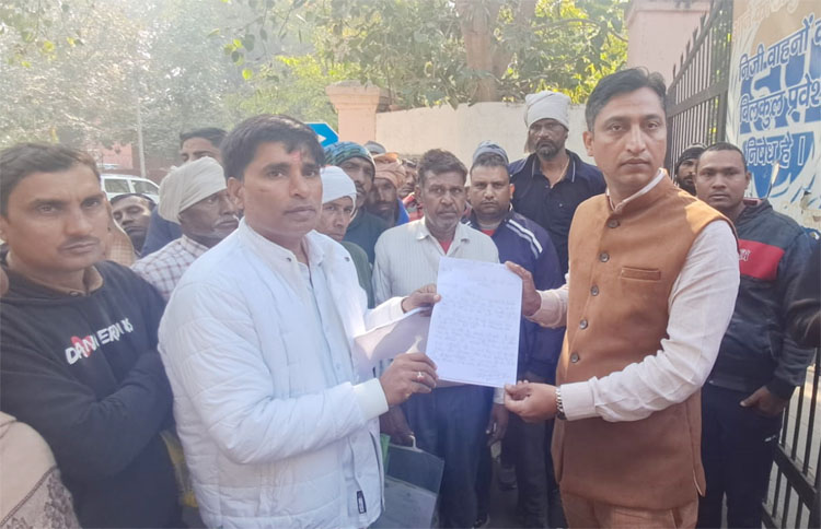 27 Snp-7 सोनीपत:मुख्यमंत्री के नाम ज्ञापन सौंपते हुए जिला पार्षद 27 Snp-7 सोनीपत:मुख्यमंत्री के नाम ज्ञापन सौंपते हुए जिला पार्षद