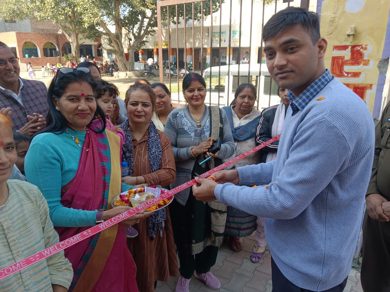 क्रैच केंद्र का उद्घाटन करते हुए एडीसी। क्रैच केंद्र का उद्घाटन करते हुए एडीसी।