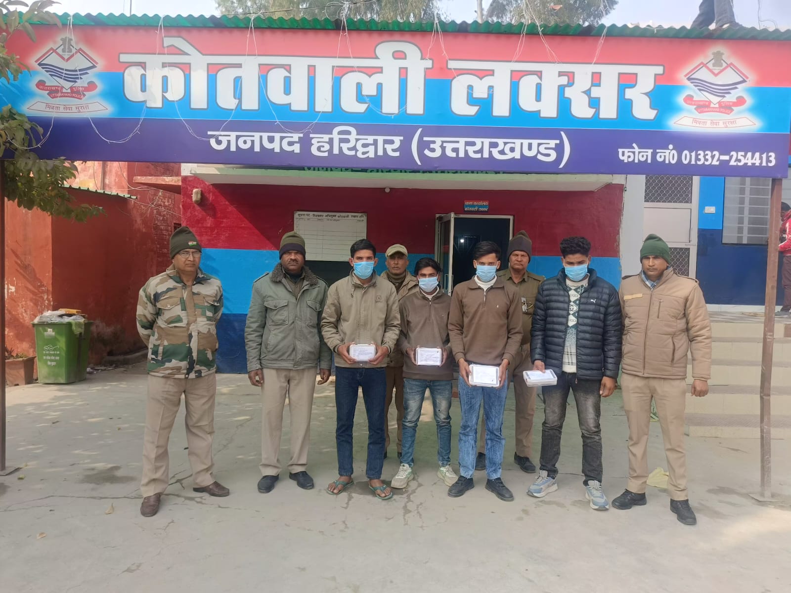 गिरफ्तार लुटेरे गिरफ्तार लुटेरे