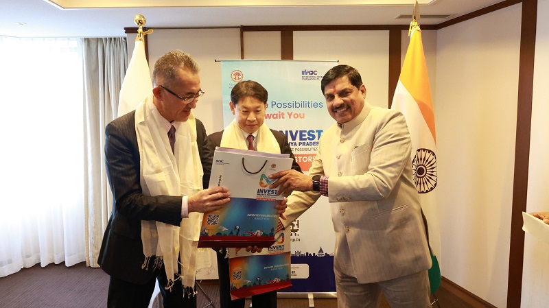 मुख्यमंत्री डॉ. मोहन यादव ने टोयोटा मोटर कार्पोरेशन को मध्यप्रदेश में निवेश के लिए आमंत्रित किया मुख्यमंत्री डॉ. मोहन यादव ने टोयोटा मोटर कार्पोरेशन को मध्यप्रदेश में निवेश के लिए आमंत्रित किया