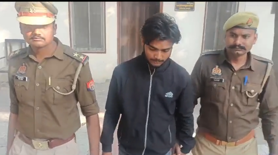 पुलिस की गिरफ्त में आरोपित आरोपति पुलिस की गिरफ्त में आरोपित आरोपति