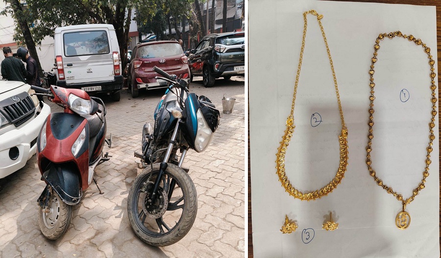 सिलचर में गिरफ्तार चोरी के तीन आरोपितों से बरामद सामान की तस्वीर। सिलचर में गिरफ्तार चोरी के तीन आरोपितों से बरामद सामान की तस्वीर।