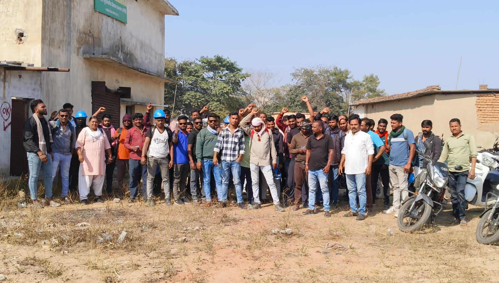 कोरबा : कलिंगा कंपनी के खिलाफ भड़का आक्रोश, कर्मियों ने लगाये भेदभाव का आरोप, 12 फरवरी को कंपनी के कामकाज को करेंगे बंद कोरबा : कलिंगा कंपनी के खिलाफ भड़का आक्रोश, कर्मियों ने लगाये भेदभाव का आरोप, 12 फरवरी को कंपनी के कामकाज को करेंगे बंद