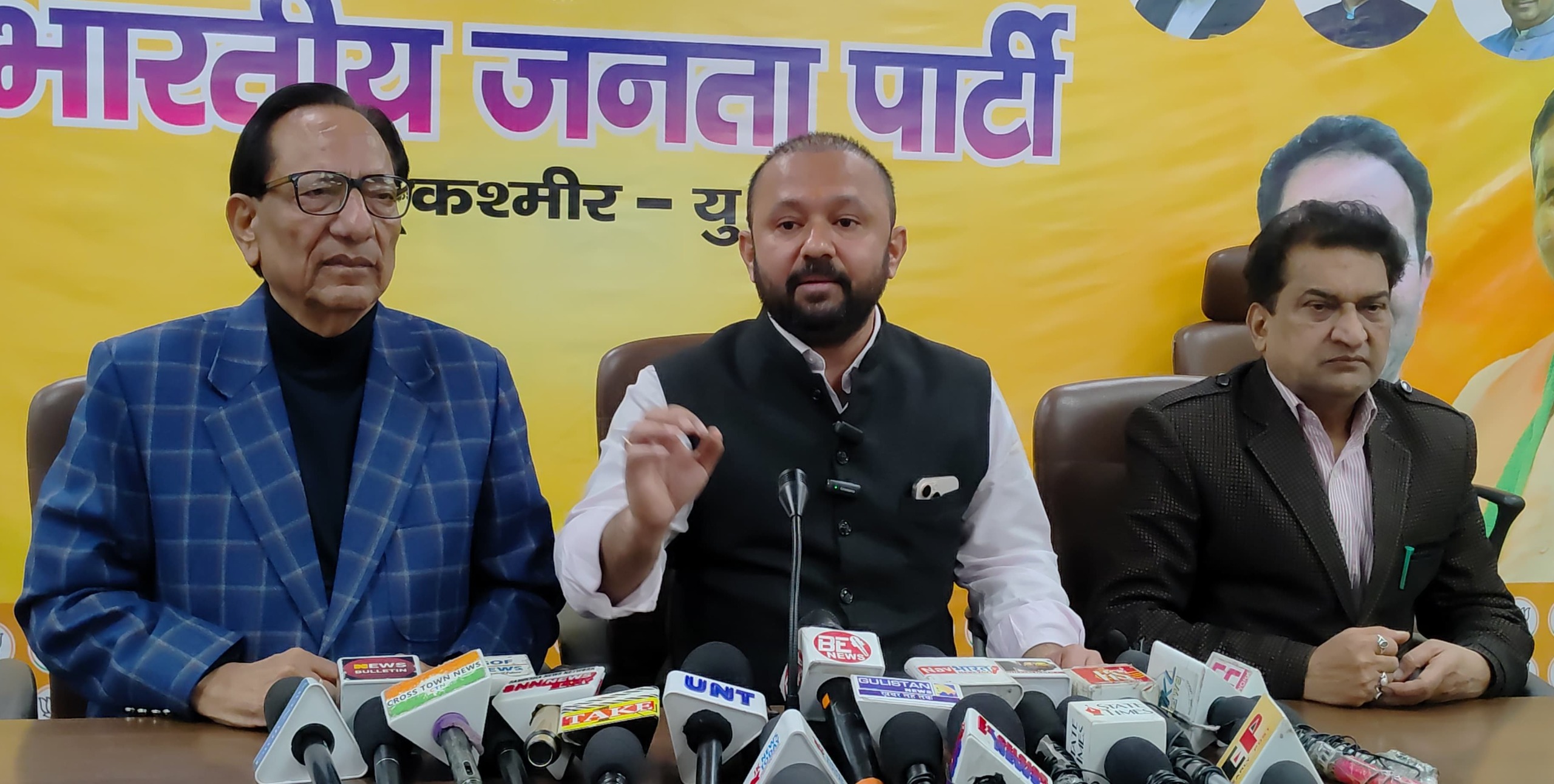समयबद्ध तरीके से सभी प्रकार के आवंटियों के पक्ष में सभी 2,56,846 निष्क्रांत संपत्तियों को नियमित करें: अंकुर शर्मा समयबद्ध तरीके से सभी प्रकार के आवंटियों के पक्ष में सभी 2,56,846 निष्क्रांत संपत्तियों को नियमित करें: अंकुर शर्मा