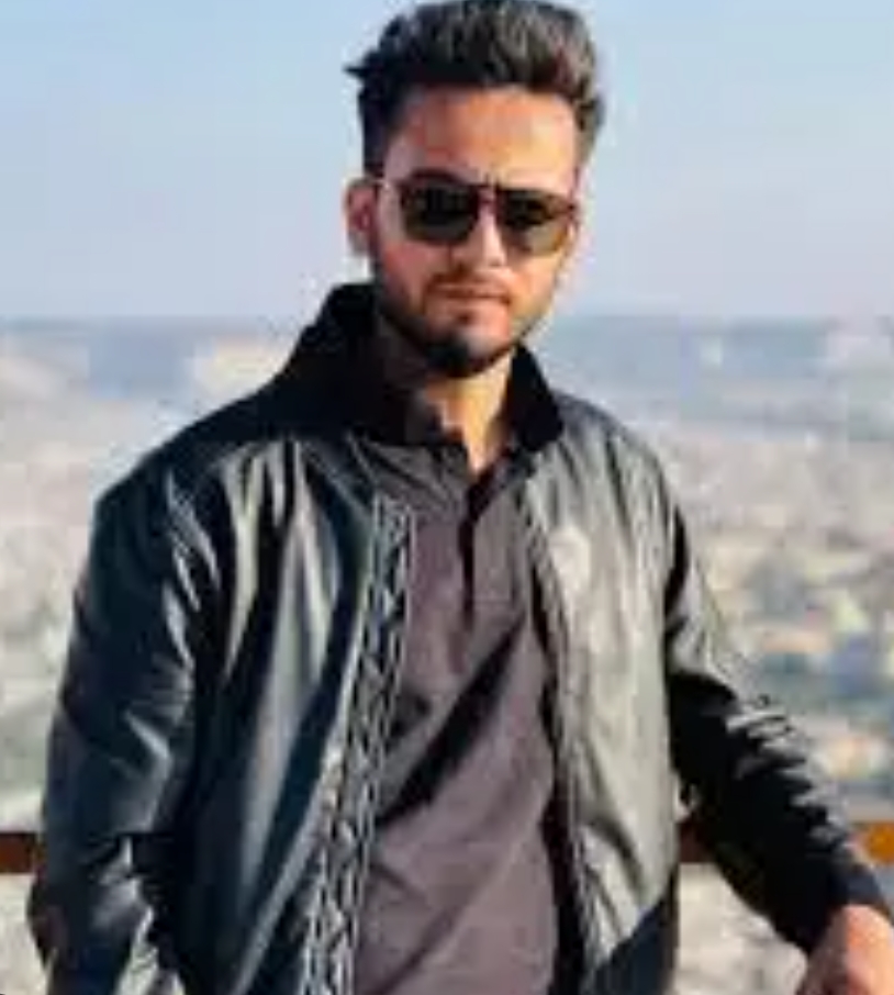 आरोपी एल्विश यादव की फाइल फोटो आरोपी एल्विश यादव की फाइल फोटो