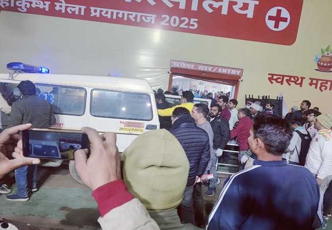 केंद्रीय अस्पताल में एम्बुलेंस केंद्रीय अस्पताल में एम्बुलेंस