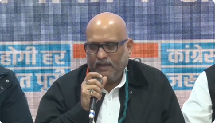 नई दिल्लीः राजीव भवन में बुधवार को संवाददाता सम्मेलन को संबोधित करते उप्र कांग्रेसाध्यक्ष अजय राय नई दिल्लीः राजीव भवन में बुधवार को संवाददाता सम्मेलन को संबोधित करते उप्र कांग्रेसाध्यक्ष अजय राय