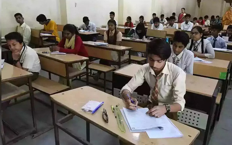 मप्र के स्कूल में पढ़ते बच्चे (फाइल फोटो) मप्र के स्कूल में पढ़ते बच्चे (फाइल फोटो)