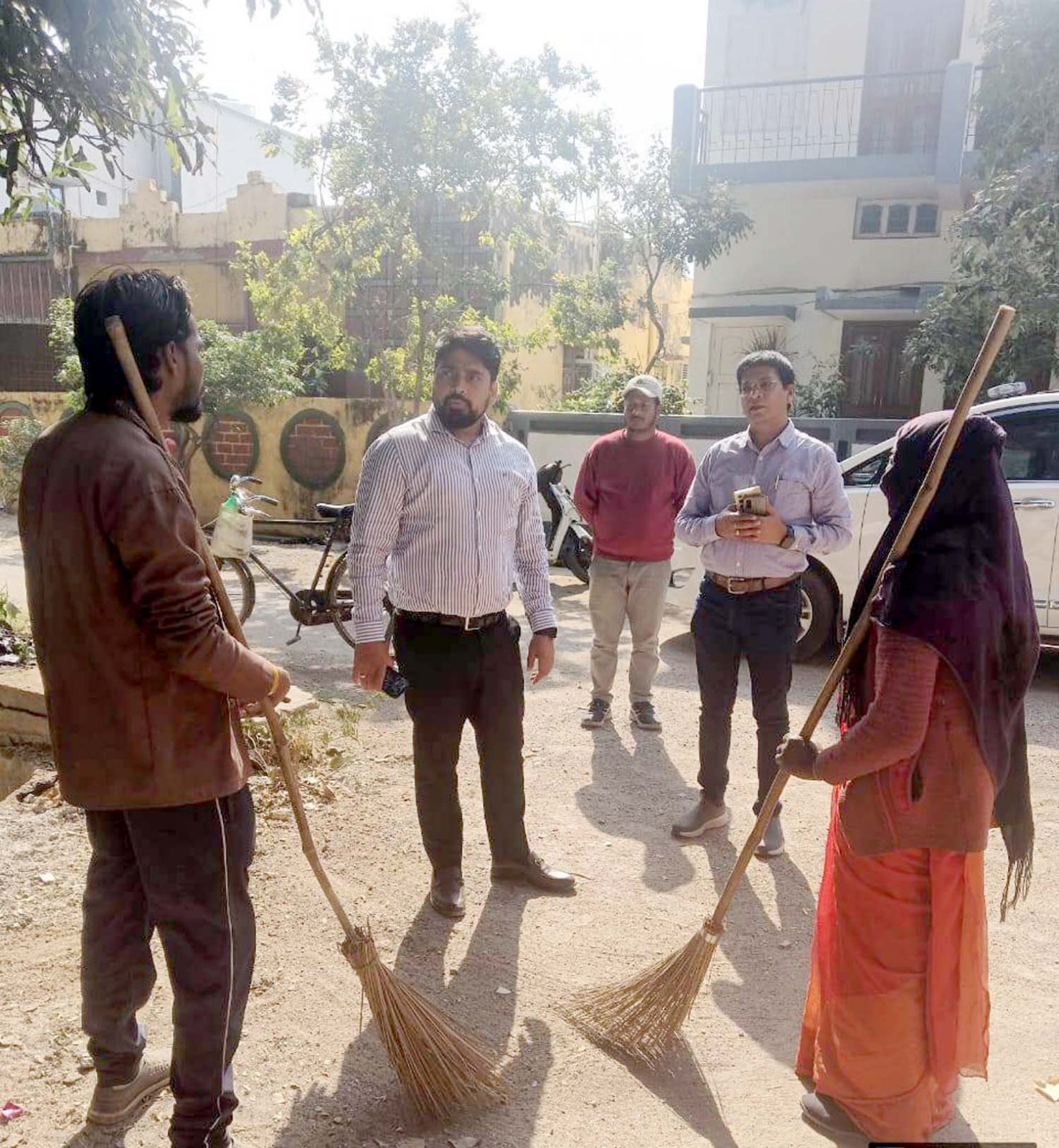 कोरबा : स्वच्छता महाअभियान के तहत आज वार्ड क्र. 04 देवांगनपारा एवं 28 आर.पी.नगर में चलाई गई मेगा स्वच्छता ड्राईव कोरबा : स्वच्छता महाअभियान के तहत आज वार्ड क्र. 04 देवांगनपारा एवं 28 आर.पी.नगर में चलाई गई मेगा स्वच्छता ड्राईव