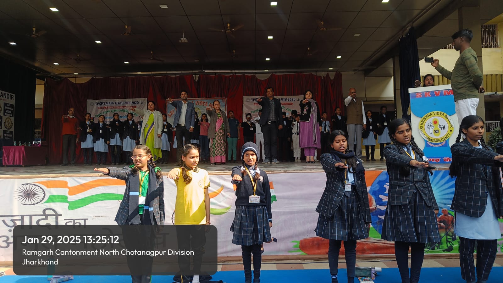 डीटीओ ने दिलाई यातायात नियमों के पालन की शपथ डीटीओ ने दिलाई यातायात नियमों के पालन की शपथ