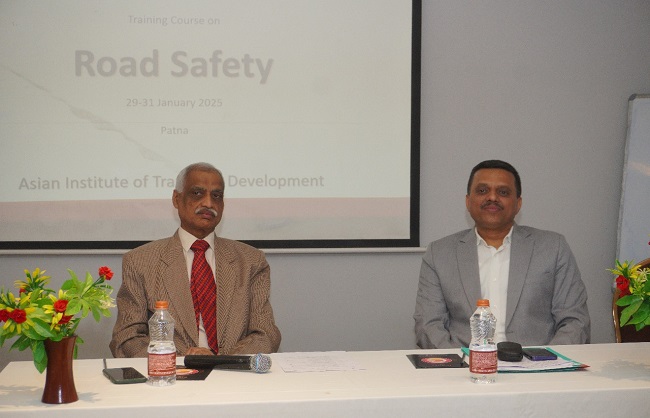 एशियन इंस्टीट्यूट ऑफ ट्रांसपोर्ट डेवलपमेंट द्वारा पटना में प्रशिक्षण कार्यक्रम के उद्धाटन मौके पर अधिकारीगण एशियन इंस्टीट्यूट ऑफ ट्रांसपोर्ट डेवलपमेंट द्वारा पटना में प्रशिक्षण कार्यक्रम के उद्धाटन मौके पर अधिकारीगण