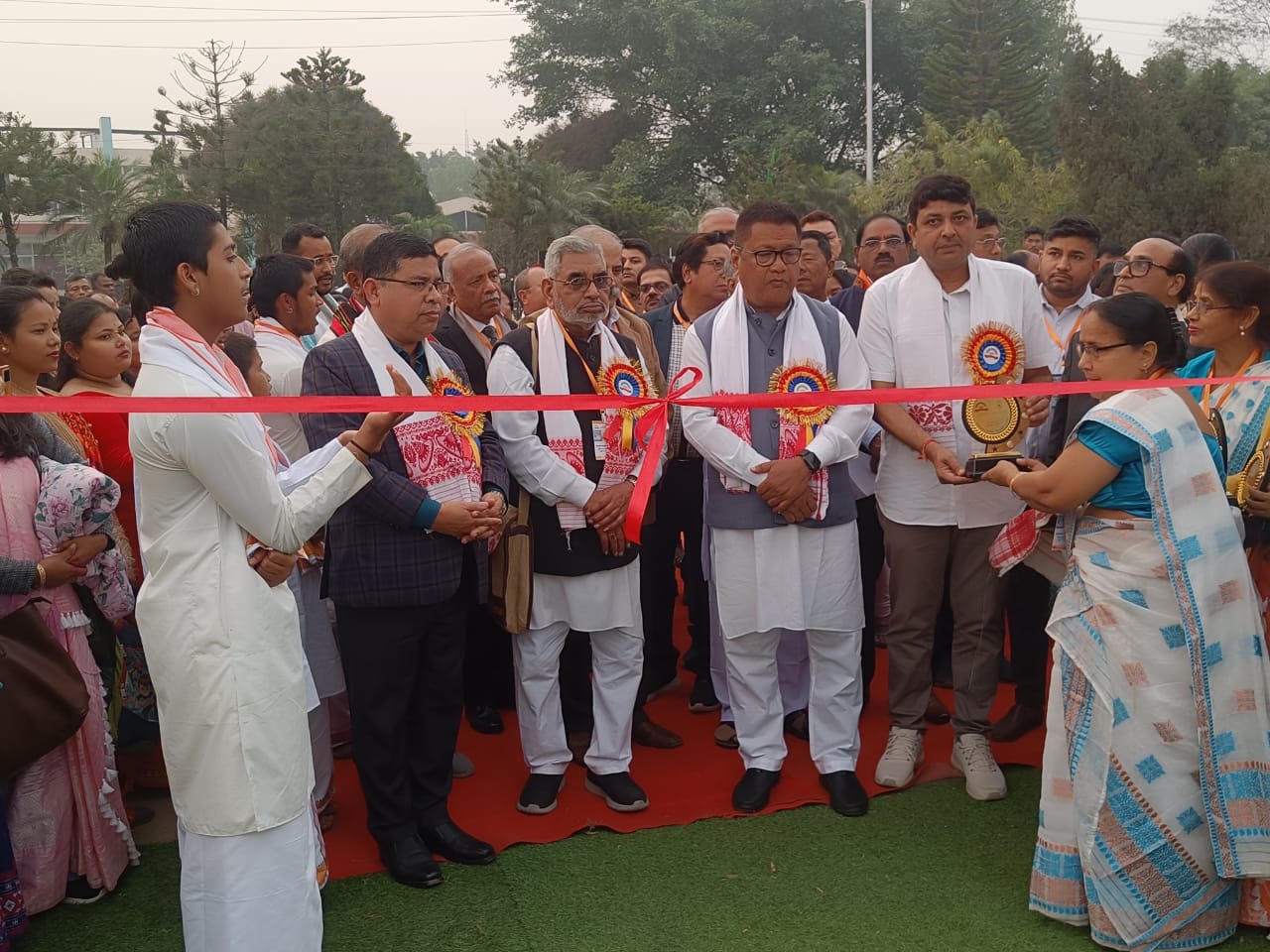 समुत्कर्ष महाशिविर का  औपचारिक उद्घाटन करते हुए राज्यपाल लक्ष्मण प्रसाद आचार्य।