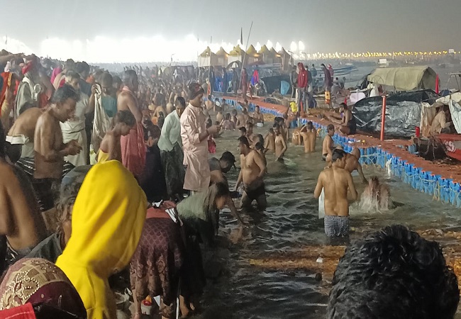पूजा अर्चना और दान-पुण्य पूजा अर्चना और दान-पुण्य