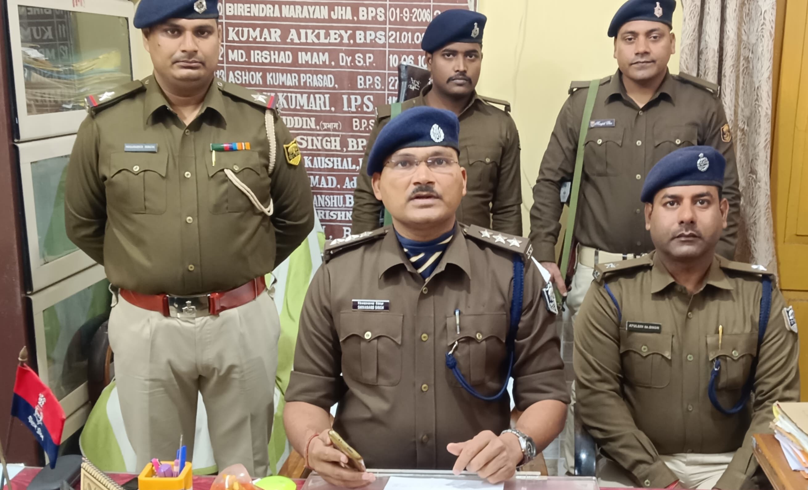 जानकारी देते डीएसपी जानकारी देते डीएसपी