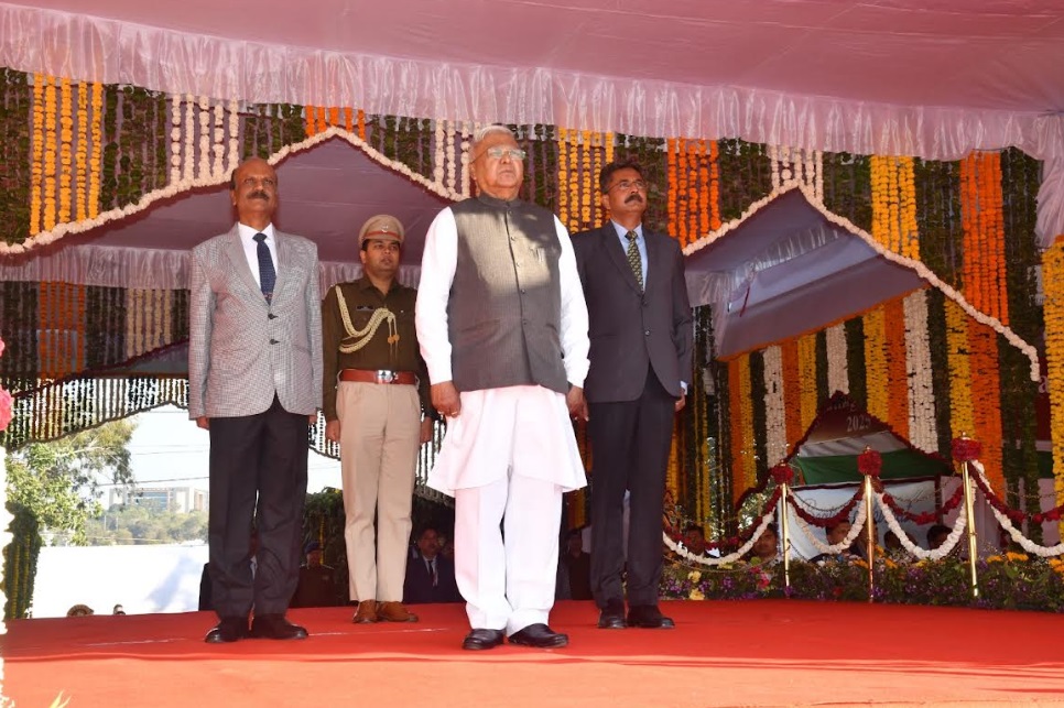 गणतंत्र दिवस समारोह के समापन में मुख्य अतिथि मौजूद रहे राज्यपाल मंगूभाई पटेल गणतंत्र दिवस समारोह के समापन में मुख्य अतिथि मौजूद रहे राज्यपाल मंगूभाई पटेल