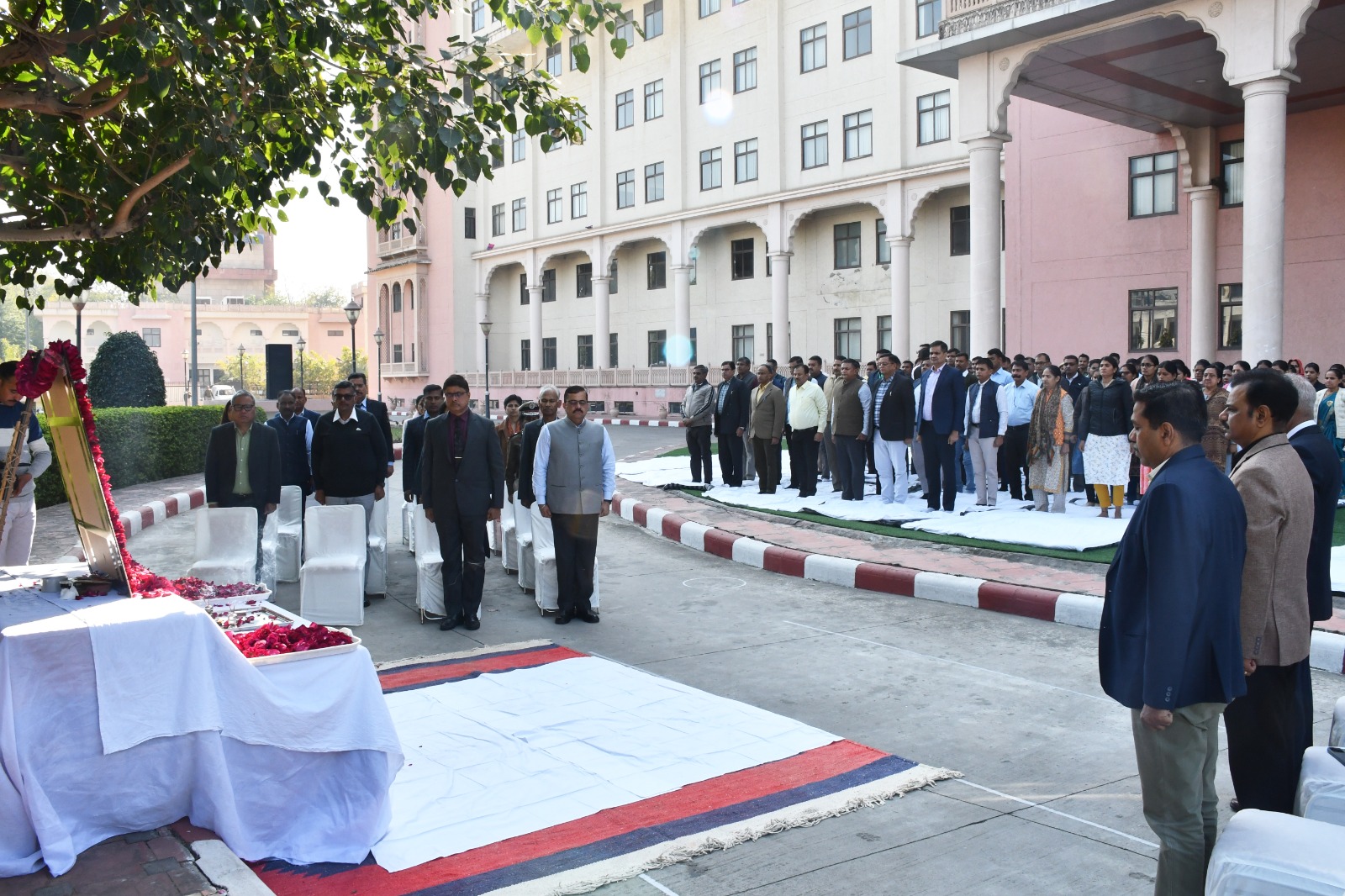 राष्ट्रपिता महात्मा गांधी की पुण्यतिथि पर पुलिस मुख्यालय में श्रद्धांजलि अर्पित की गई
