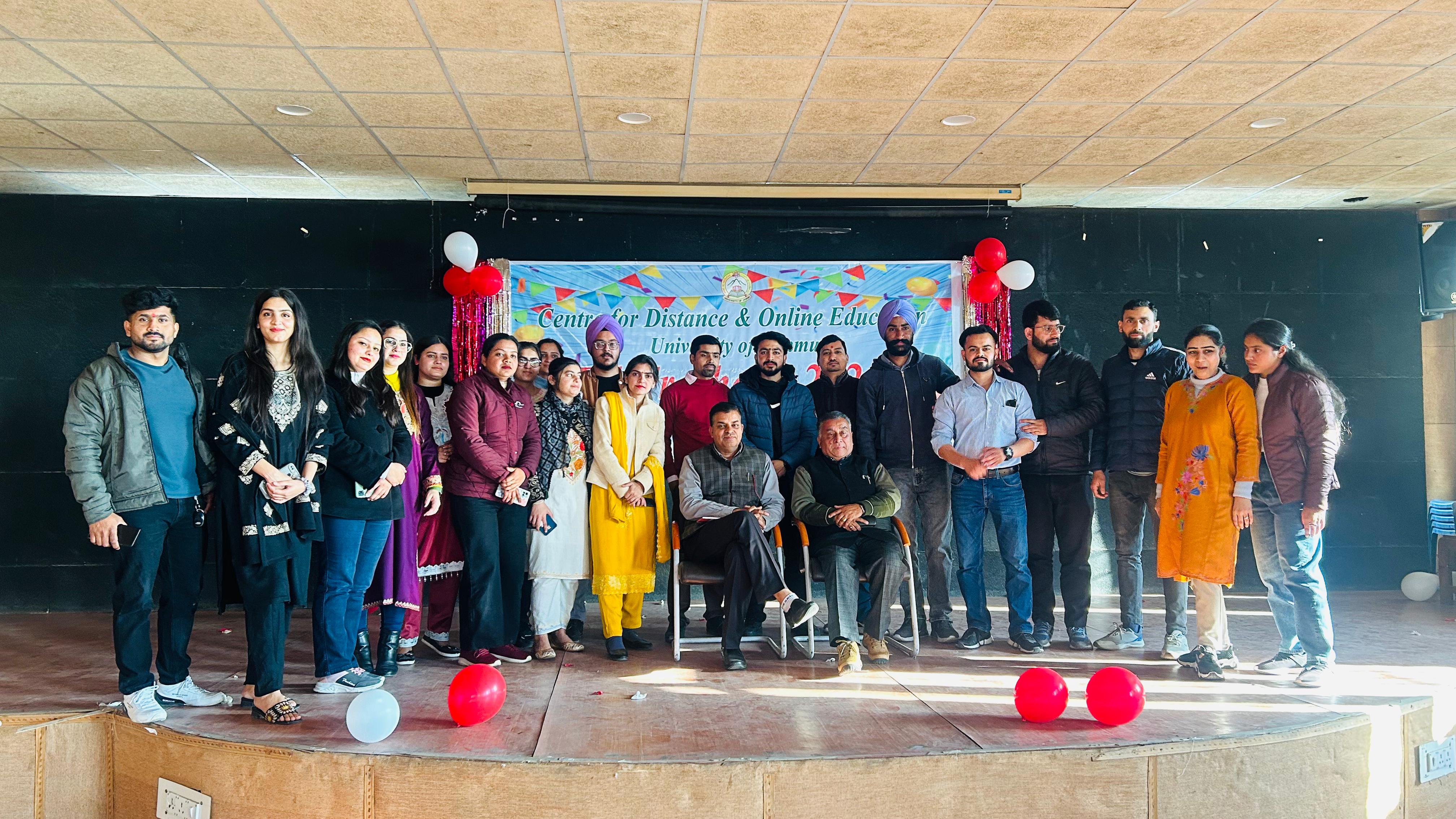 जेयू में बी.एड के नए बैच के लिए फ्रेशर्स पार्टी का आयोजन किया जेयू में बी.एड के नए बैच के लिए फ्रेशर्स पार्टी का आयोजन किया