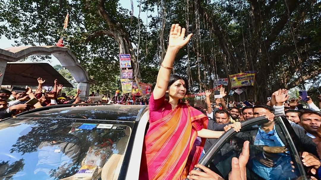 मिल्कीपुर उप चुनाव में डिंपल यादव ने अजीत प्रसाद के समर्थन में किया रोड शो मिल्कीपुर उप चुनाव में डिंपल यादव ने अजीत प्रसाद के समर्थन में किया रोड शो