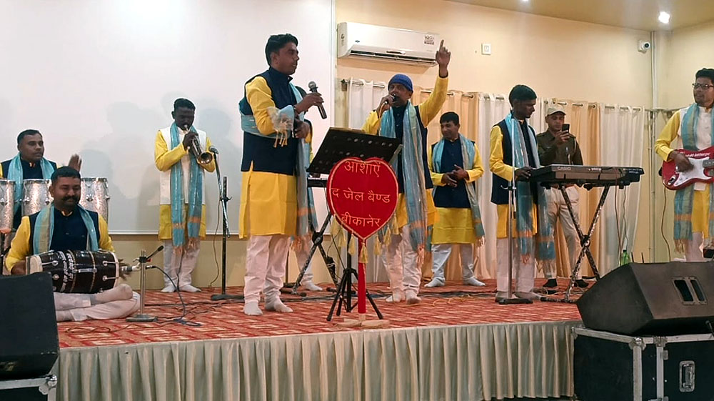 जेल बैंड ने बिखेरी स्वर लहरियां, श्रोता हुए मंत्रमुग्ध जेल बैंड ने बिखेरी स्वर लहरियां, श्रोता हुए मंत्रमुग्ध