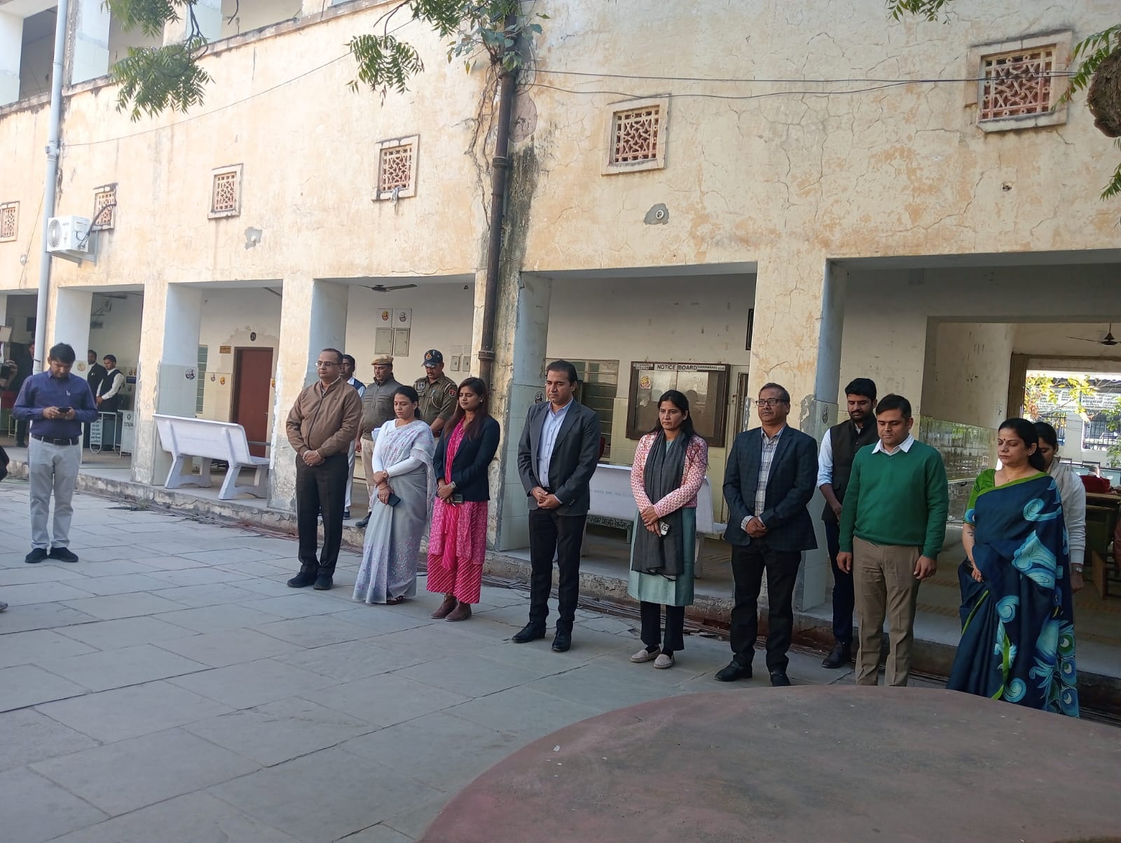 शहीद दिवस पर रखा गया 2 मिनट का सामूहिक मौन शहीद दिवस पर रखा गया 2 मिनट का सामूहिक मौन
