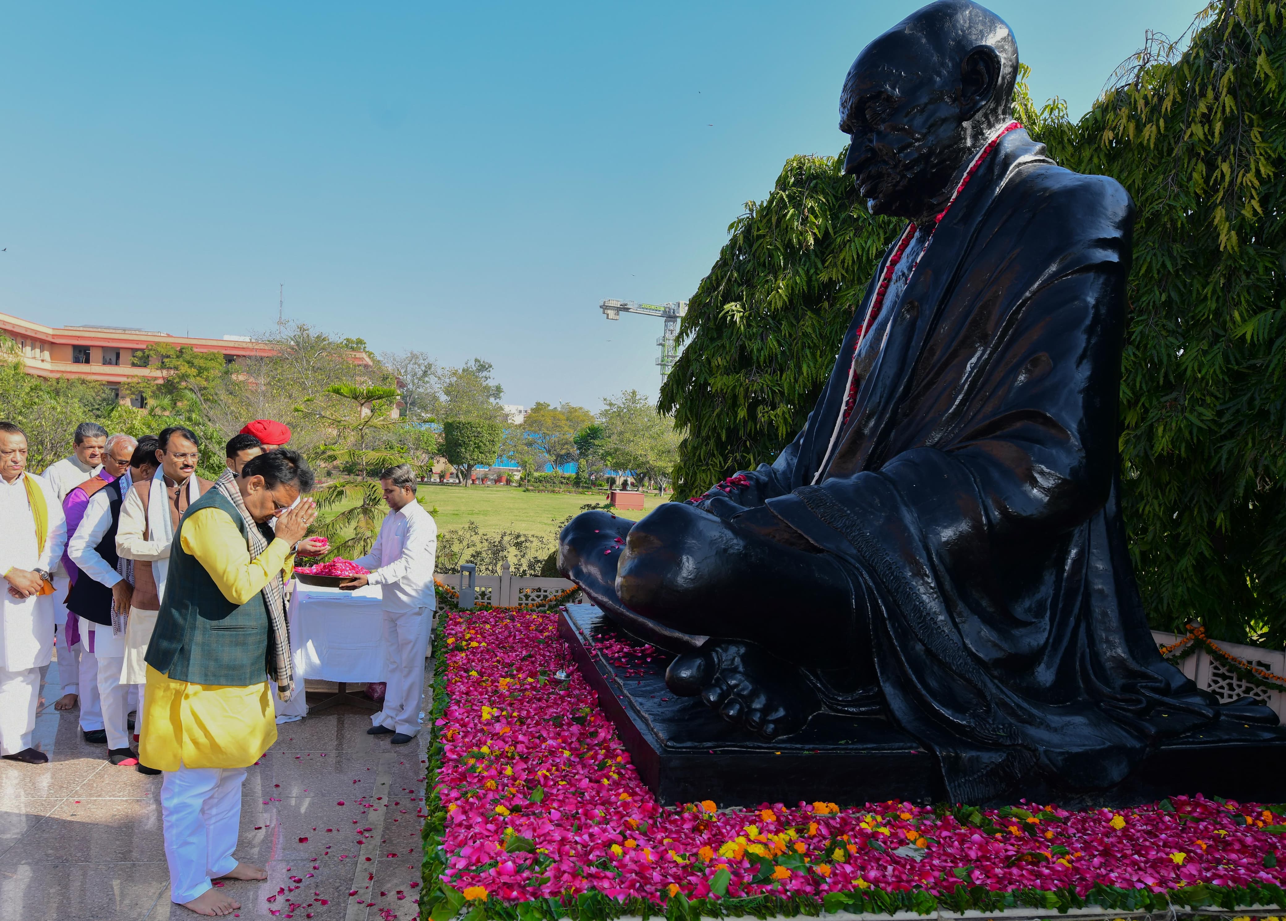 शहीद दिवस पर पुष्पांजलि अर्पित करते हुए मुख्यमंत्री भजनलाल शर्मा शहीद दिवस पर पुष्पांजलि अर्पित करते हुए मुख्यमंत्री भजनलाल शर्मा