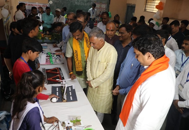 इंदौर में विज्ञान मेला (फाइल फोटो) इंदौर में विज्ञान मेला (फाइल फोटो)
