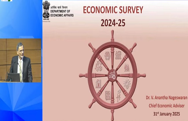 प्रेस को संबोधित करते हुए मुख्य आर्थिक सलाहकार डॉ. वी. अनंथा