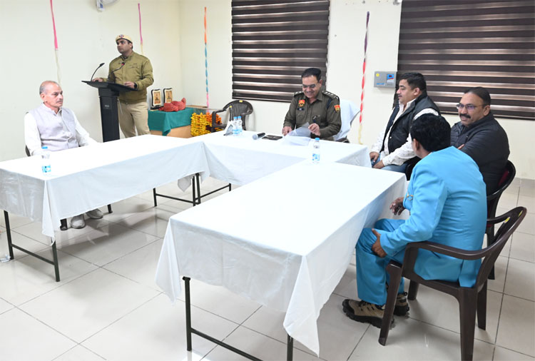 31 Snp-5 सोनीपत: सहायक पुलिस आयुक्त (क्राइम) राजपाल आयोजित कार्यक्रम में सेवानिवृत्त अधिकारियों को विदाई देते हुए। 31 Snp-5 सोनीपत: सहायक पुलिस आयुक्त (क्राइम) राजपाल आयोजित कार्यक्रम में सेवानिवृत्त अधिकारियों को विदाई देते हुए।