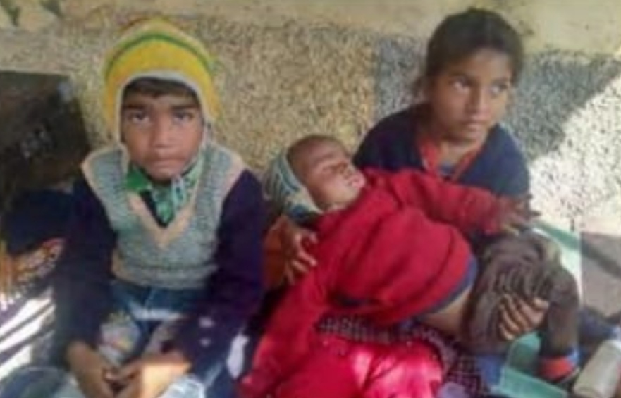 मृतिका के मासूम बच्चें मृतिका के मासूम बच्चें