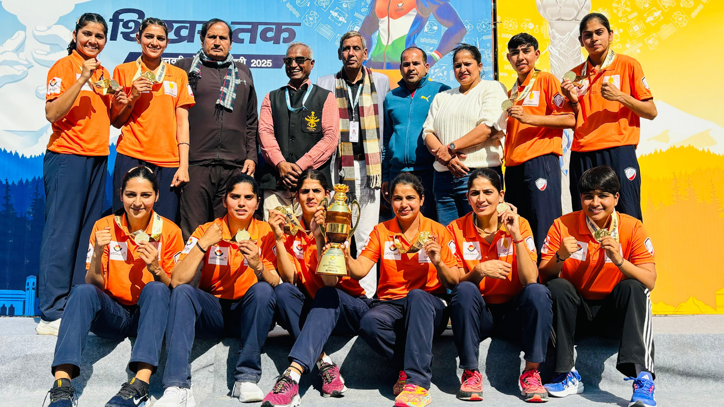 बीच हैंडबॉल नेशनल प्रतियोगिता में विजेता बनी टीम हरियाणा। बीच हैंडबॉल नेशनल प्रतियोगिता में विजेता बनी टीम हरियाणा।
