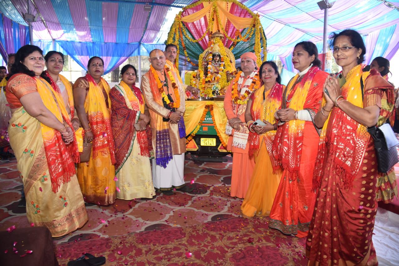 श्री परिवार दिव्य महायज्ञ समिति ट्रस्ट द्वारा पांच दिवसीय पीतांबरा देवी महायज्ञ एव श्रीमद्भागवत कथा का शुभारंभ श्री परिवार दिव्य महायज्ञ समिति ट्रस्ट द्वारा पांच दिवसीय पीतांबरा देवी महायज्ञ एव श्रीमद्भागवत कथा का शुभारंभ
