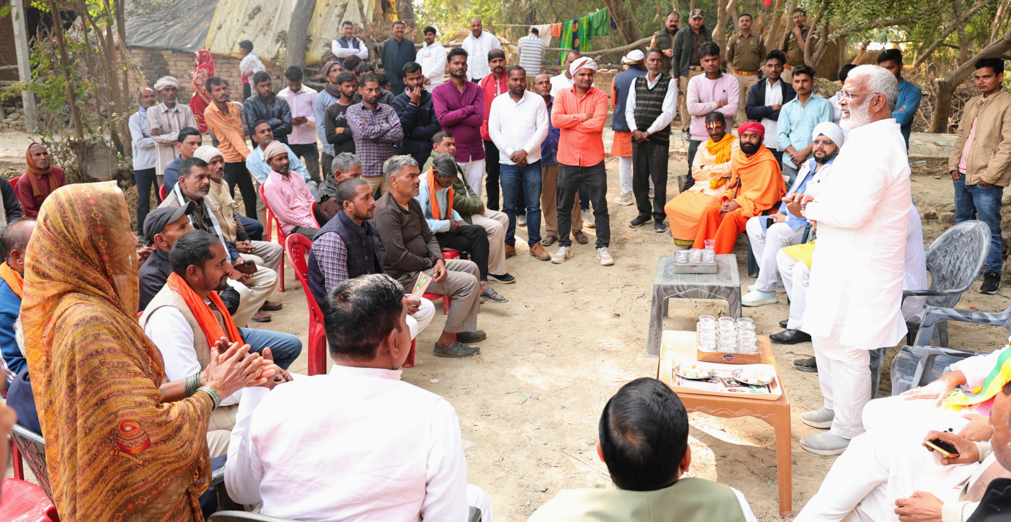 विधानसभा मिल्कीपुर मंत्रियों ने किया प्रचार प्रसार विधानसभा मिल्कीपुर मंत्रियों ने किया प्रचार प्रसार