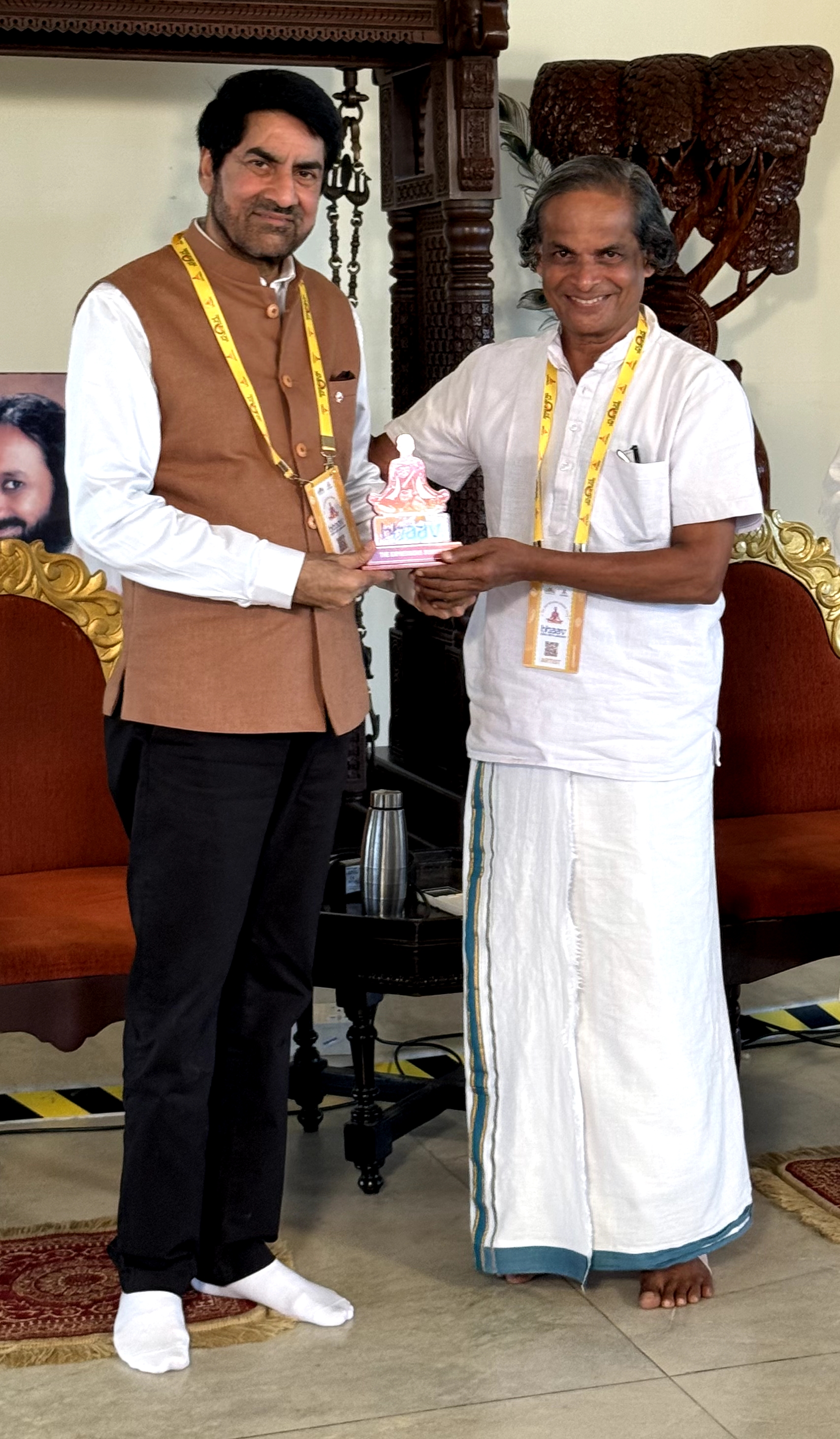 कला एवं संस्कृति के लिए विश्व मंच ने पद्मश्री बलवंत ठाकुर को सम्मानित किया