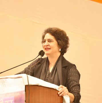 प्रियंका गांधी प्रियंका गांधी