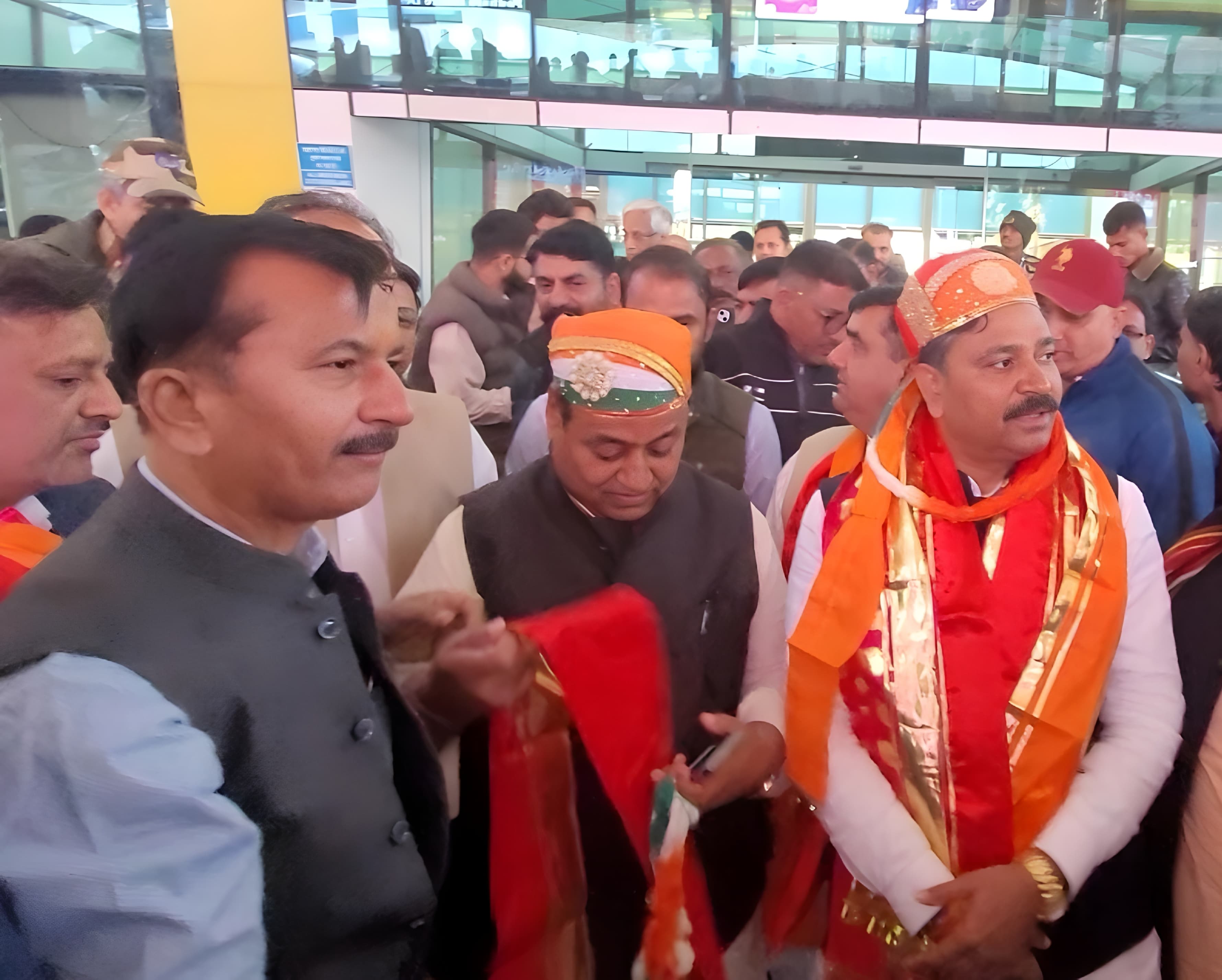 राजस्थान सरकार पर कांग्रेस का हमला: डोटासरा बोले— सरकार ही लीक हो गई है, डबल इंजन उल्टे जुड़ गए हैं राजस्थान सरकार पर कांग्रेस का हमला: डोटासरा बोले— सरकार ही लीक हो गई है, डबल इंजन उल्टे जुड़ गए हैं