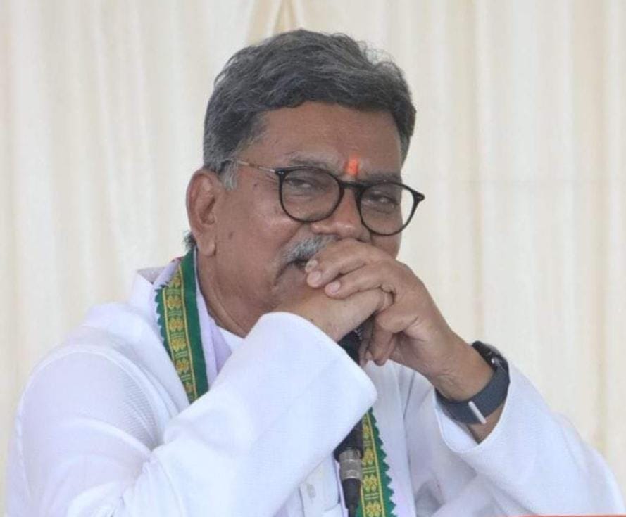 नेता प्रतिपक्ष डॉ. चरणदास महंत नेता प्रतिपक्ष डॉ. चरणदास महंत