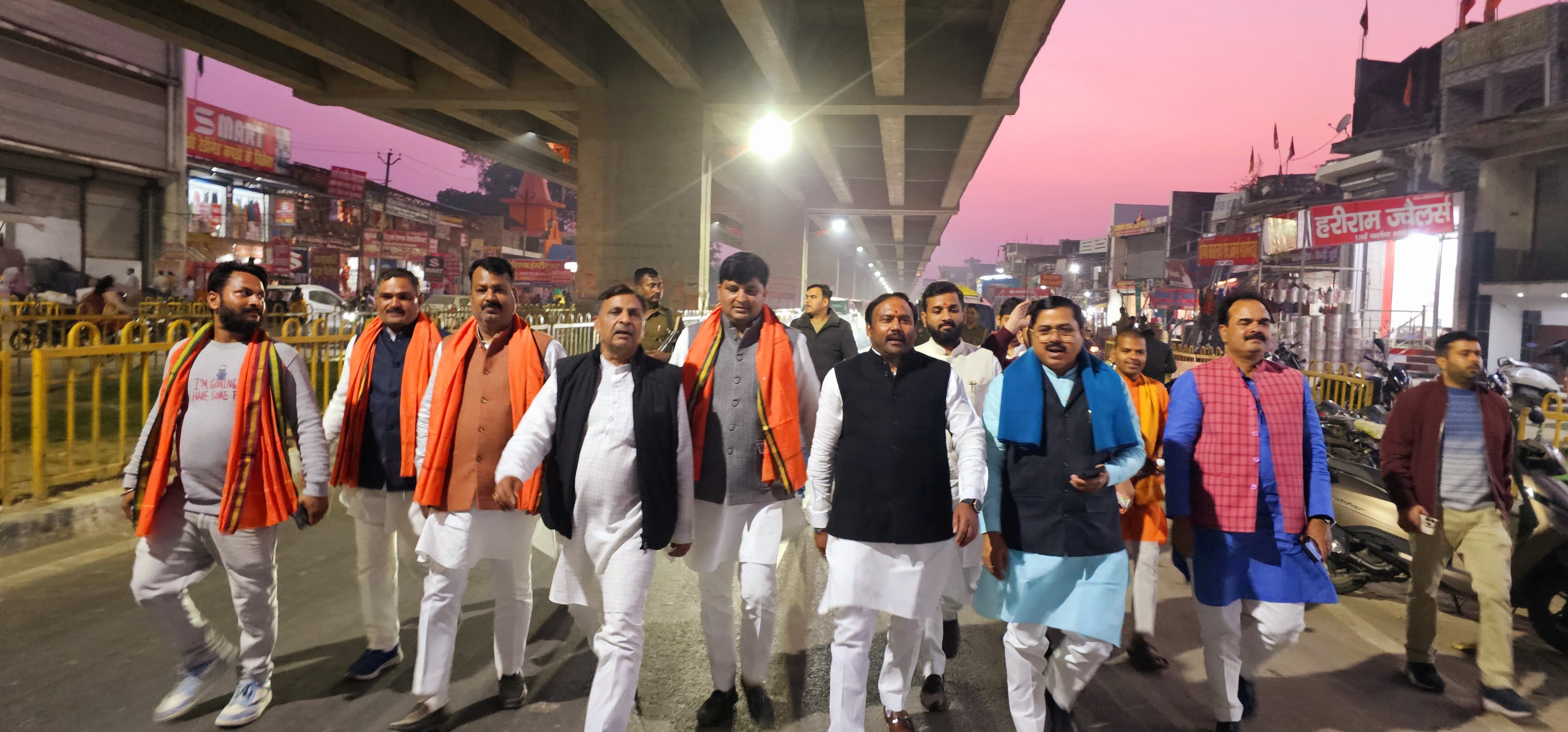 माधव सर्वोदय इंटर कॉलेज रामगंज मिल्कीपुर में होने वाली जनसभा माधव सर्वोदय इंटर कॉलेज रामगंज मिल्कीपुर में होने वाली जनसभा
