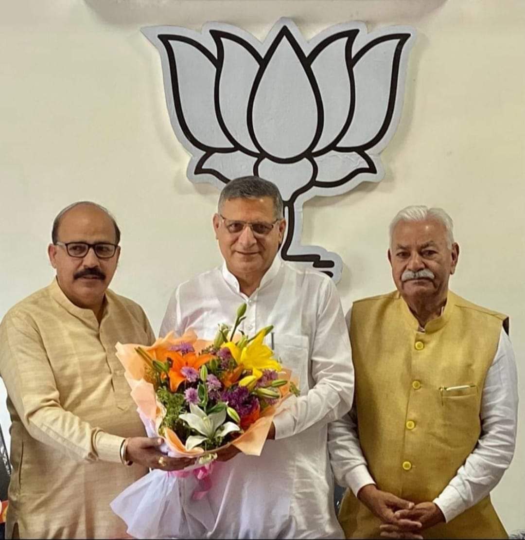 पूर्व कैबिनेट मंत्री, विधायक व जिला अध्यक्ष
