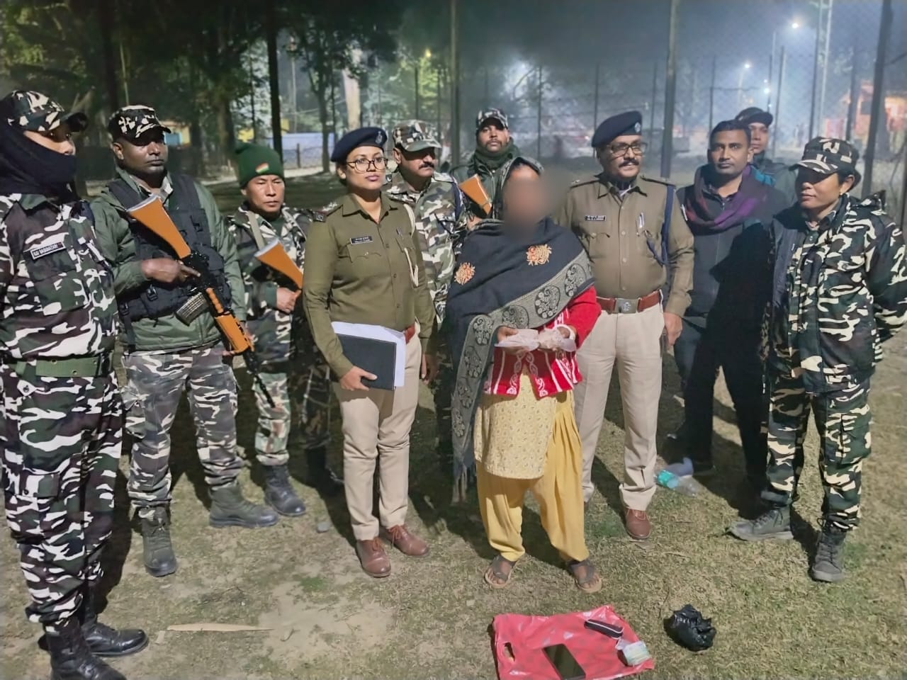 205.10 ग्राम संभावित, ब्राउन शुगर के साथ एक महिला तस्कर गिरफ्तार 205.10 ग्राम संभावित, ब्राउन शुगर के साथ एक महिला तस्कर गिरफ्तार