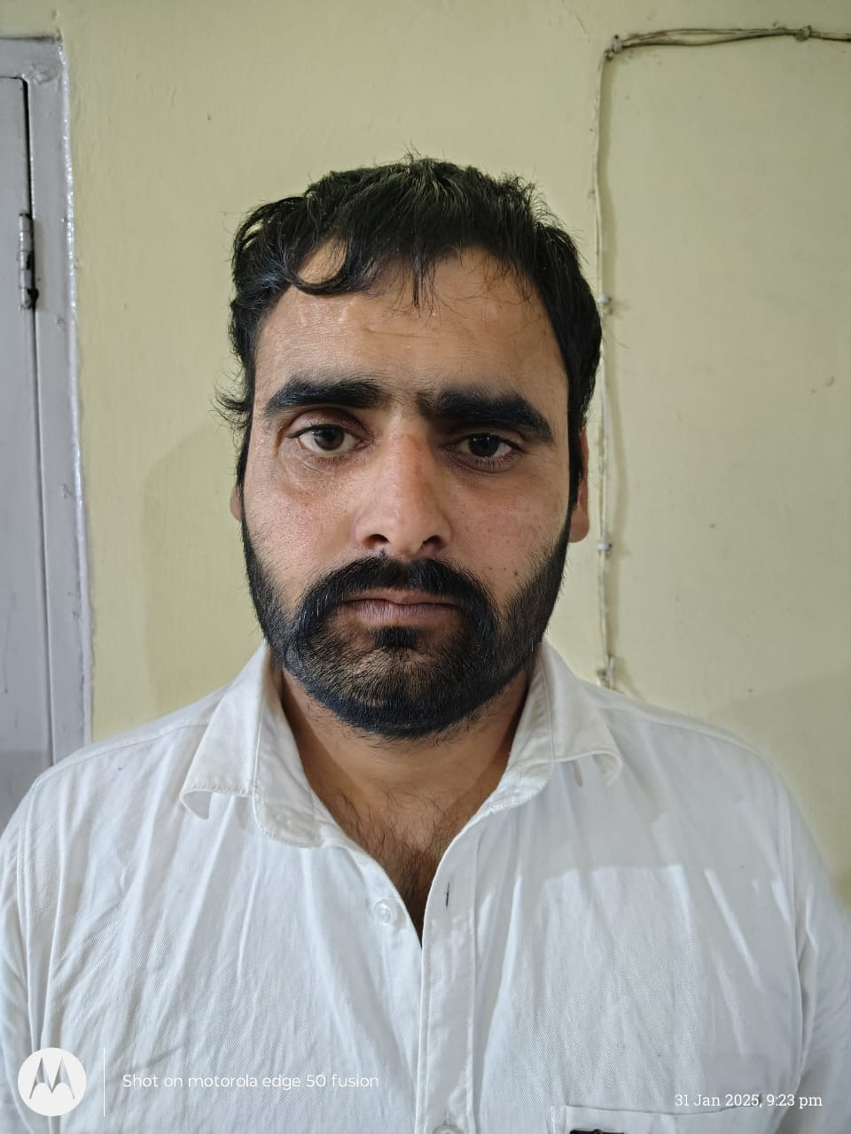 पुलिस द्वारा भीख मांगते रेस्क्यू किए गए बच्चे पुलिस द्वारा भीख मांगते रेस्क्यू किए गए बच्चे